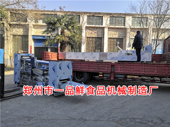 智能式揉壓機(jī)開(kāi)始裝車